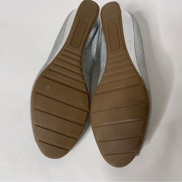 Bandolino Womens Candra Peep Toe Silver Metallic Wedge Dressy Pump Size 7.5 - Picture 8 of 9
